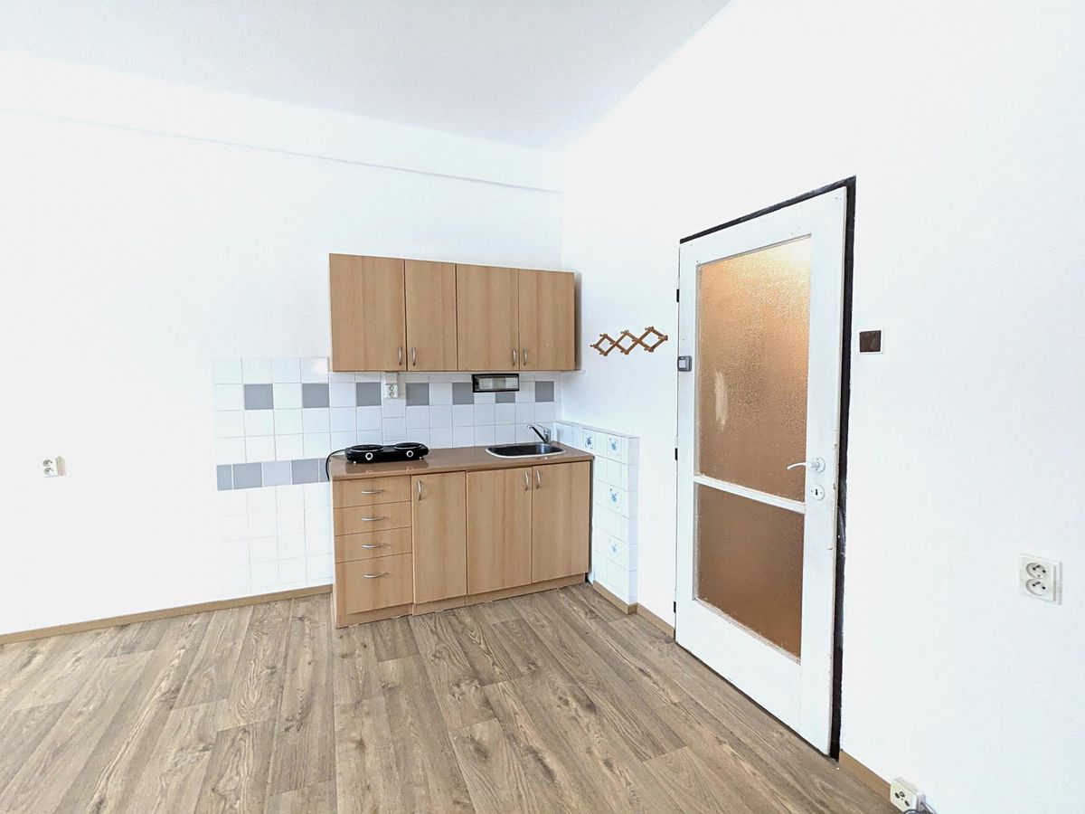 Pronájem bytu 1+kk 32 m²